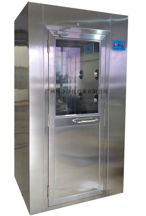 風(fēng)淋室是進(jìn)入潔凈室所必需的通道，可以減少進(jìn)出潔凈室所帶來的污染問題。