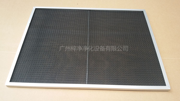 尼龍網(wǎng)初效過(guò)濾器骨架采用直徑為6mm的鐵絲焊接處理,目的防止過(guò)濾器變形。