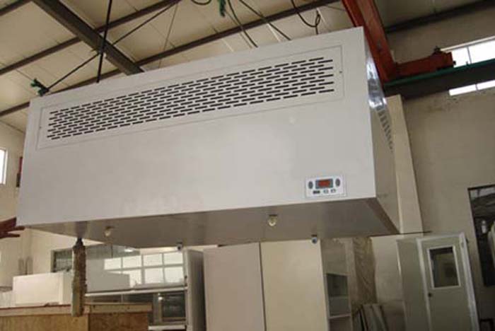 層流罩目前廣泛用于電子、生物、醫(yī)藥、食品、精密儀器等行業(yè)的無塵無菌操作環(huán)境，提供局部高潔凈度工作環(huán)境。